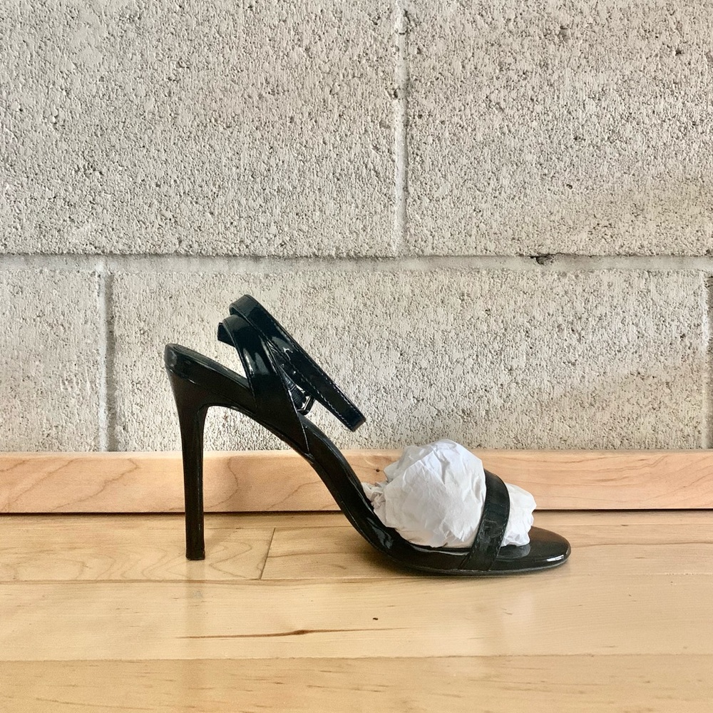 Fashion Nova Black Heels Open Toe Strap - 8 1/2